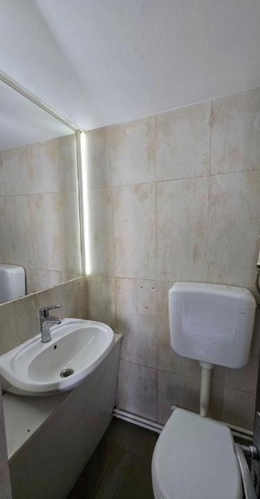 Centru - spatiu comercial D+P, 127 mp.