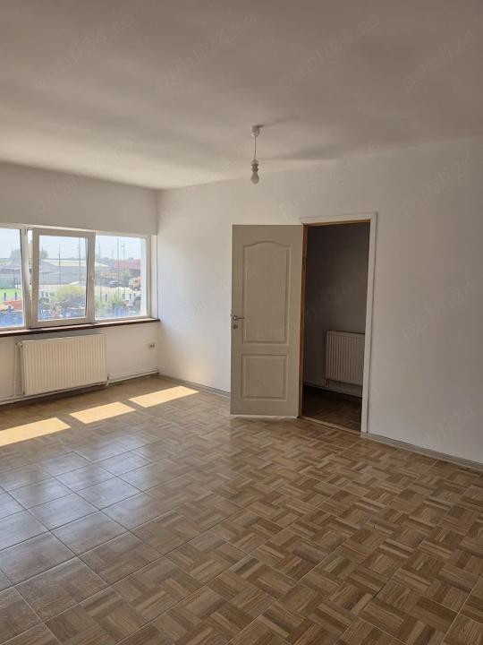Zona Industriala - Interioare, spatiu birouri, 75 mp., parcare proprie
