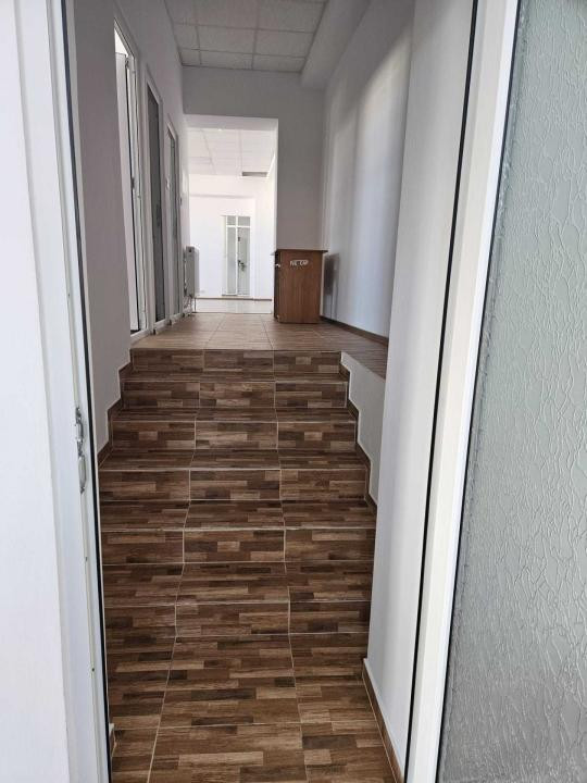 Zona Industriala - Interioare, spatiu birouri, 100 mp., parcare proprie