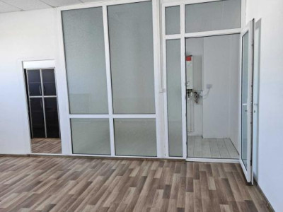 Zona Industriala - Interioare, spatiu birouri, 100 mp., parcare proprie