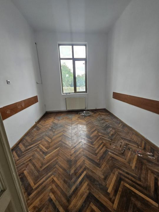 Capitol, spatiu de birouri, 3 camere, 60 mp.