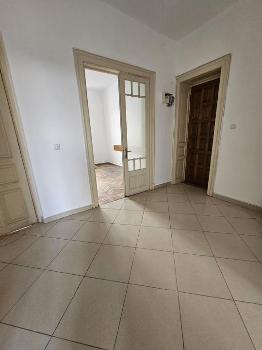 Capitol, spatiu de birouri, 3 camere, 60 mp.