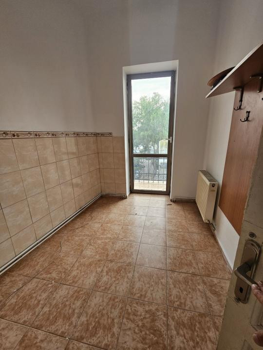 Capitol, spatiu de birouri, 3 camere, 60 mp.