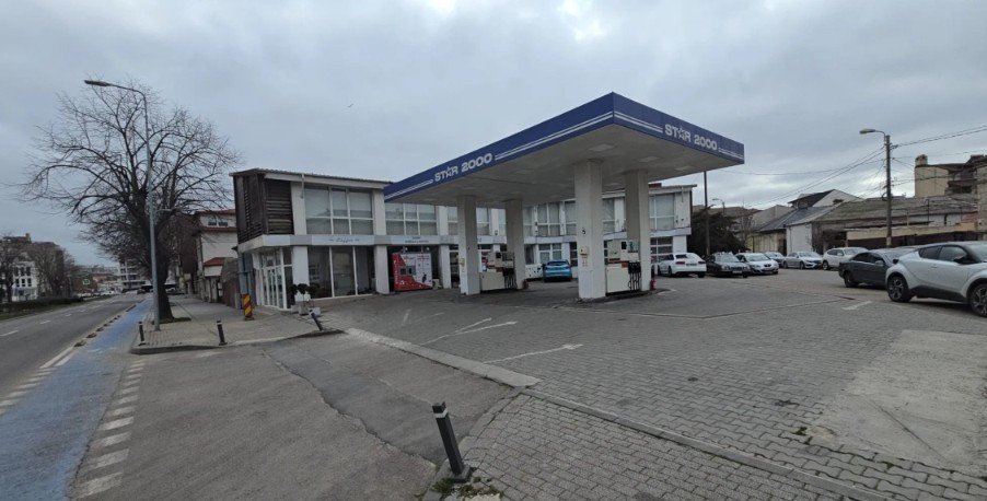 Oportunitate unică -proprietate pe colț cu vizibilitate maximă- teren 579 mp.