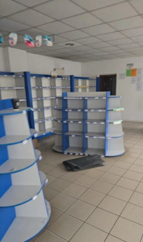 Oportunitate unică -proprietate pe colț cu vizibilitate maximă- teren 579 mp.