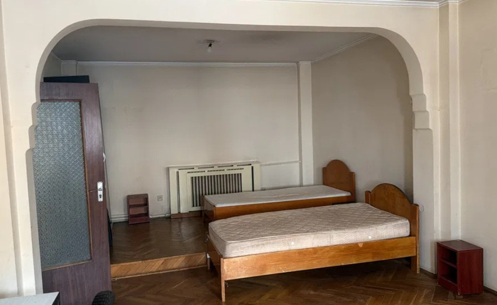 Trocadero, imobil P+2, 5 camere, ideal cazare muncitori