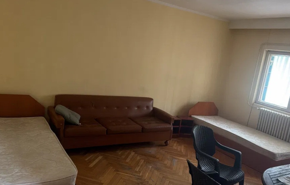 Trocadero, imobil P+2, 5 camere, ideal cazare muncitori