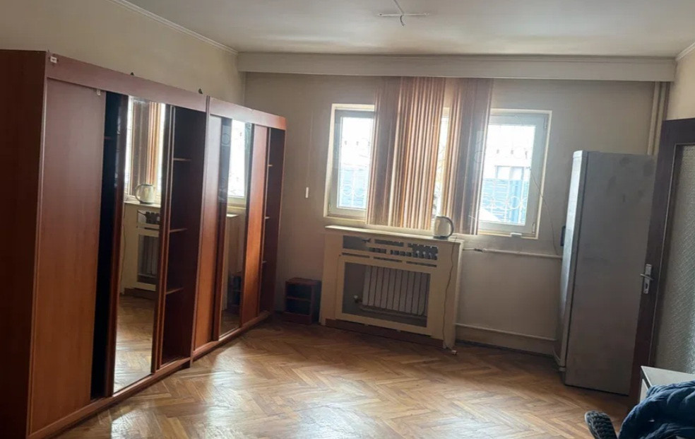 Trocadero, imobil P+2, 5 camere, ideal cazare muncitori
