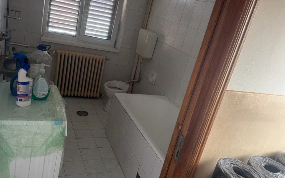 Trocadero, imobil P+2, 5 camere, ideal cazare muncitori