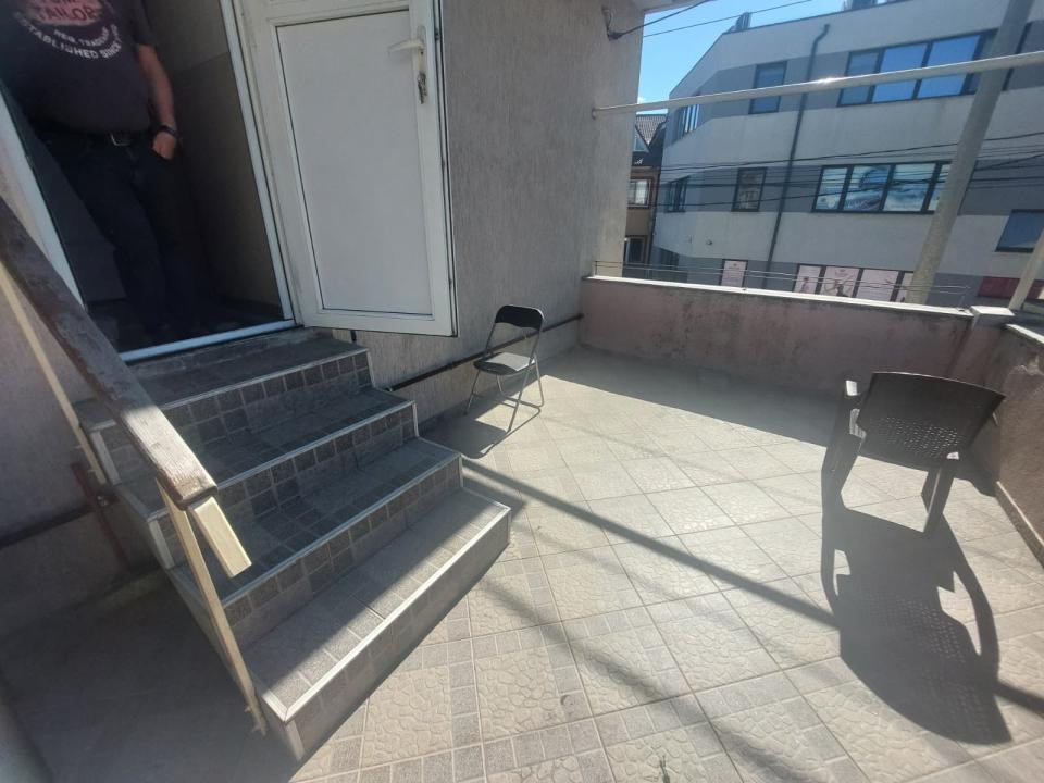 Trocadero, imobil P+2, 5 camere, ideal cazare muncitori