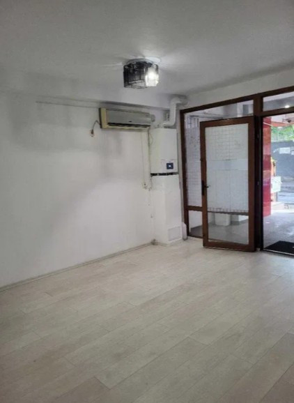 Trocadero, spatiu comercial, 56 mp., acces stradal