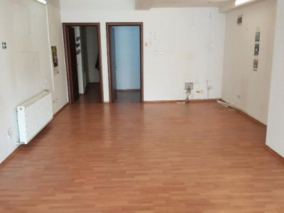 Trocadero, spatiu comercial, 56 mp., acces stradal