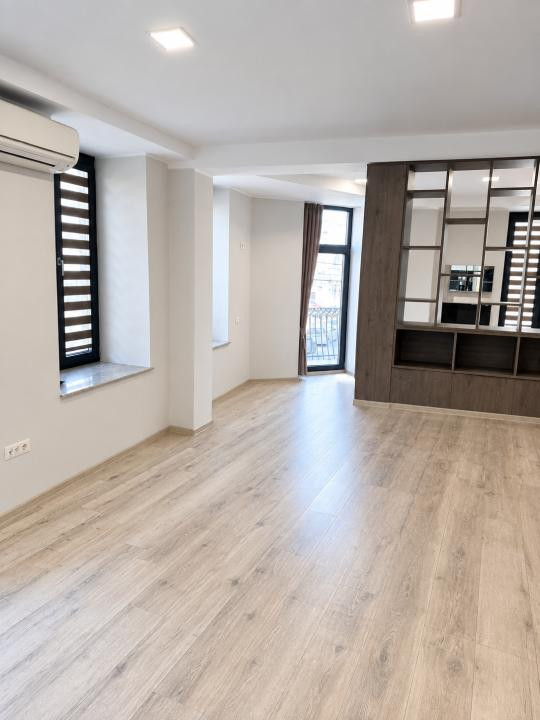 ULTRACENTRAL - spatiu birouri cu iz interbelic, 160 mp.,