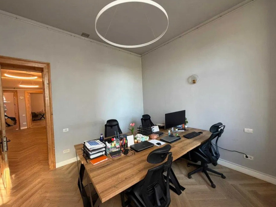 Piata Ovidiu (Centrul Vechi), SPATIU IDEAL BIROURI, 146 mp., 5 camere