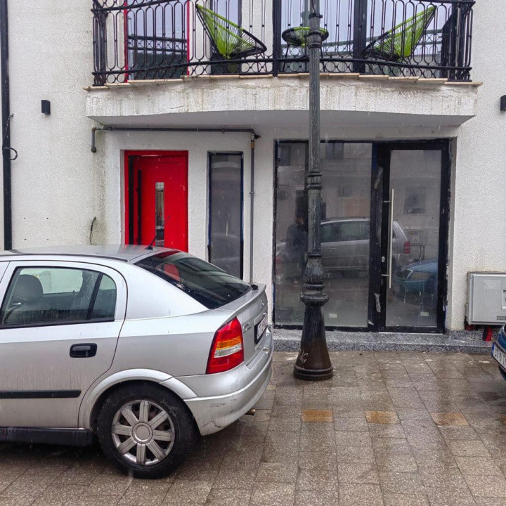 Piata Ovidiu , spatiu comercial 110 mp., D+P
