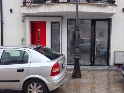 Piata Ovidiu , spatiu comercial 110 mp., D+P