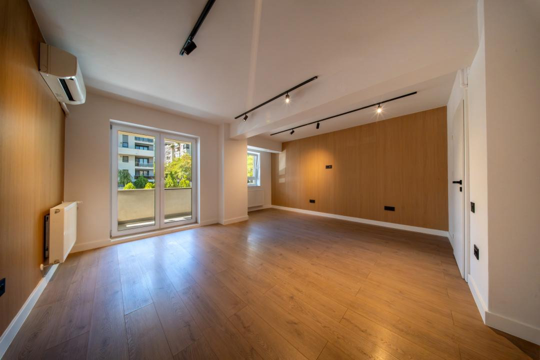 Spatiu birouri, renovat 2026, 84 mp., 2 locuri de parcare