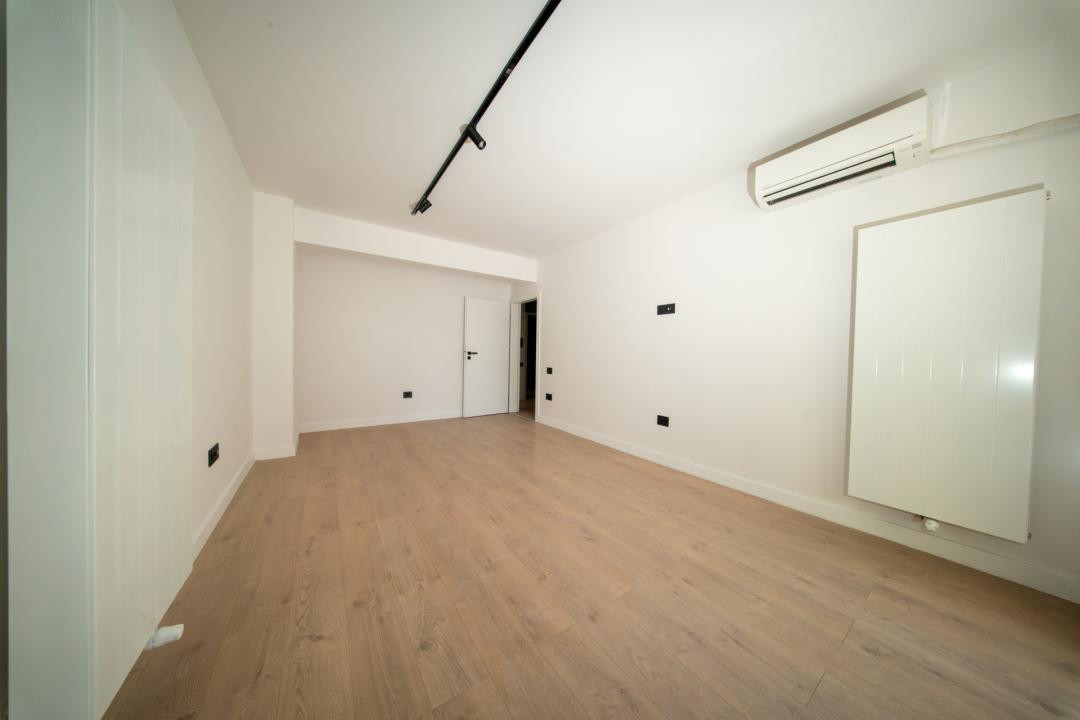 Spatiu birouri, renovat 2026, 84 mp., 2 locuri de parcare