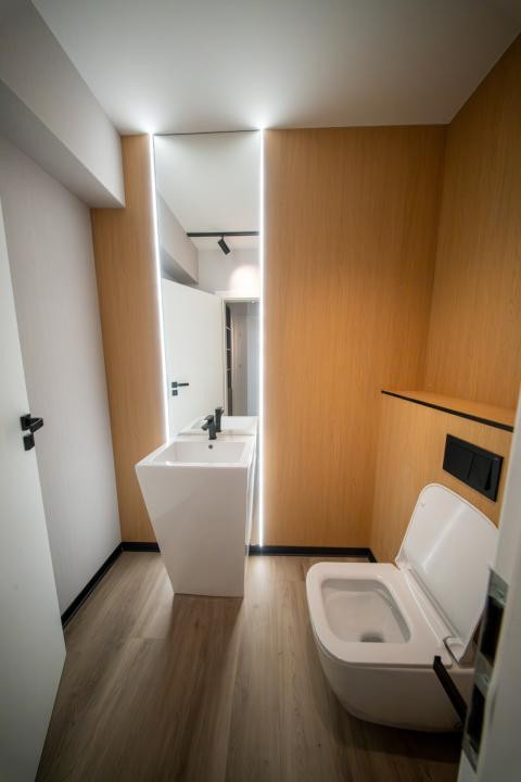 Spatiu birouri, renovat 2026, 144 mp., 4 locuri de parcare