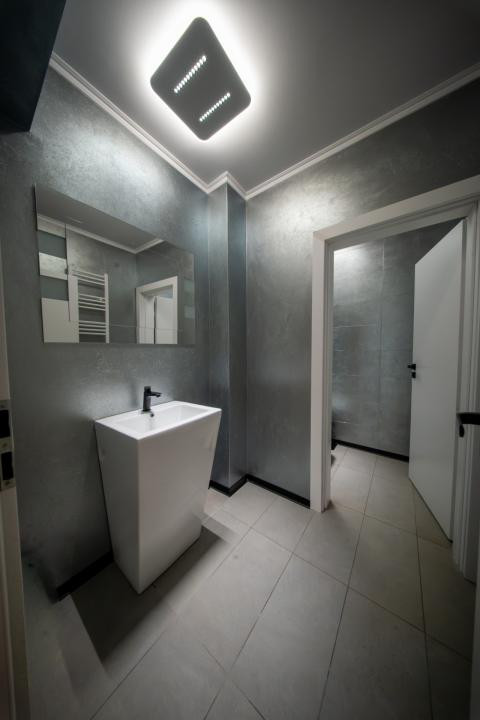 Spatiu birouri, renovat 2026, 144 mp., 4 locuri de parcare
