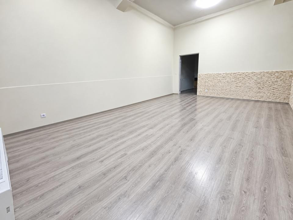Tomis II, spatiu birouri D+P, 70 mp.