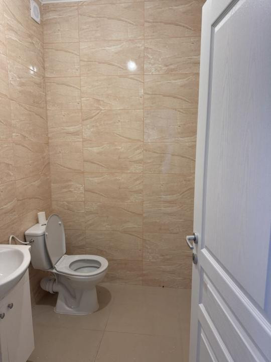 Spatiu comercial 25 mp., loc de parcare proprietate