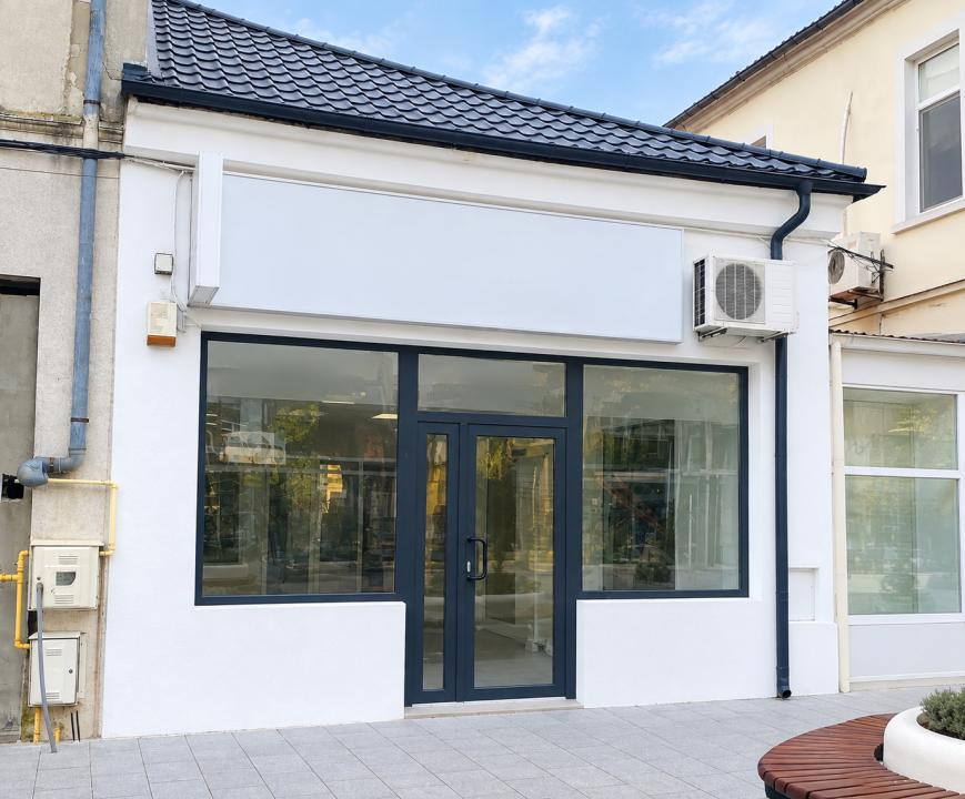 Ultracentral, spatiu comercial 52 mp., stradal