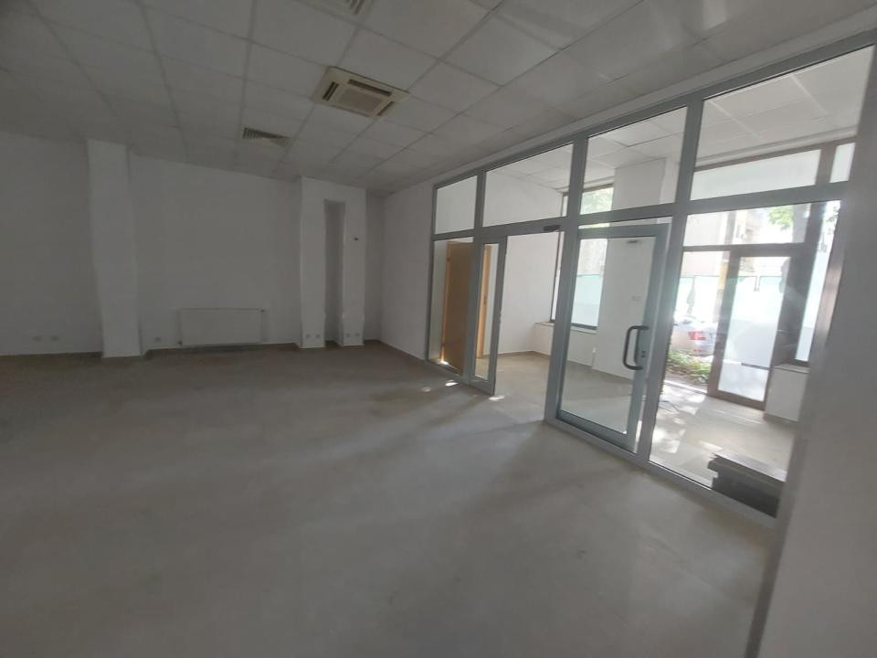 Ultracentral - S+P+1+M - imobil cu destinatie mixta in inima orasului 