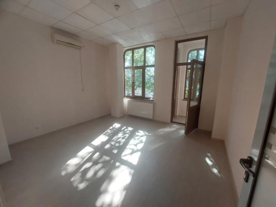 Ultracentral - S+P+1+M - imobil cu destinatie mixta in inima orasului 