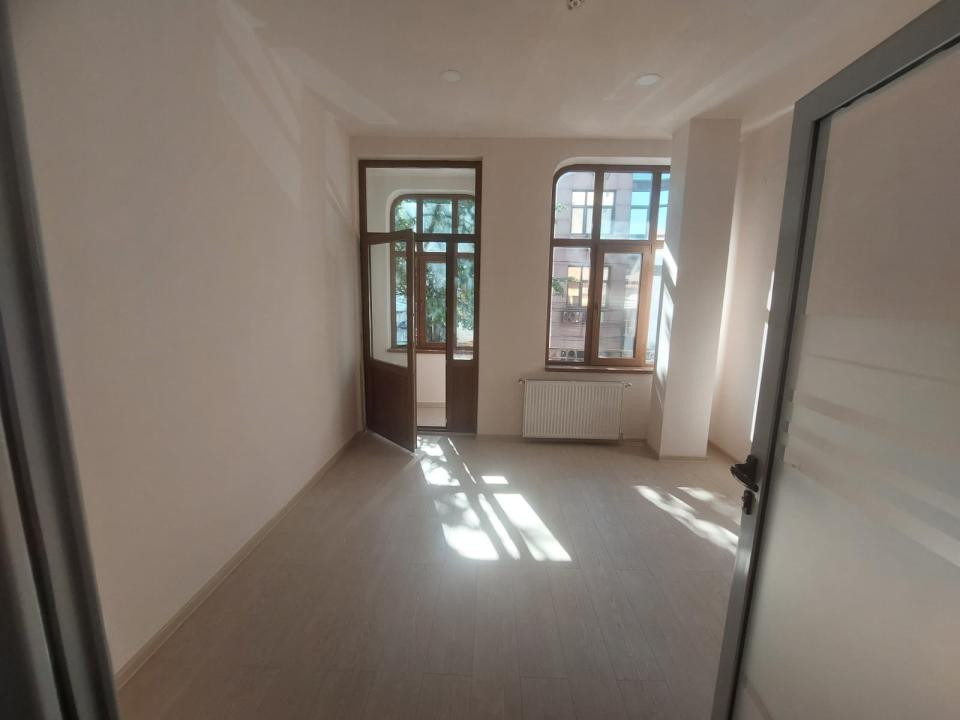 Ultracentral - S+P+1+M - imobil cu destinatie mixta in inima orasului 
