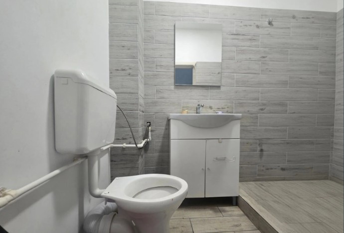 Far - Bd. 1 Mai, spatiu comercial 190 mp.