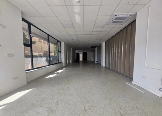 Far - Bd. 1 Mai, spatiu comercial 190 mp.