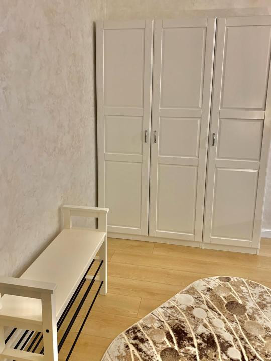 APARTAMENT DE INCHIRIAT – STATIUNEA MAMAIA , 2CAMERE, MOBILAT SI UTILAT NOU