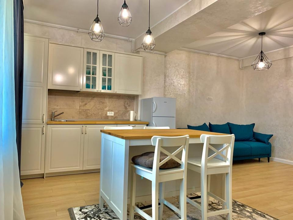 APARTAMENT DE INCHIRIAT – STATIUNEA MAMAIA , 2CAMERE, MOBILAT SI UTILAT NOU