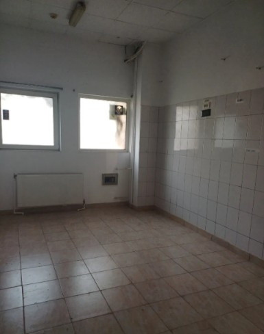 Inel II - spatiu comercial stradal, curent trifazic, 2 cai de acces, rampa