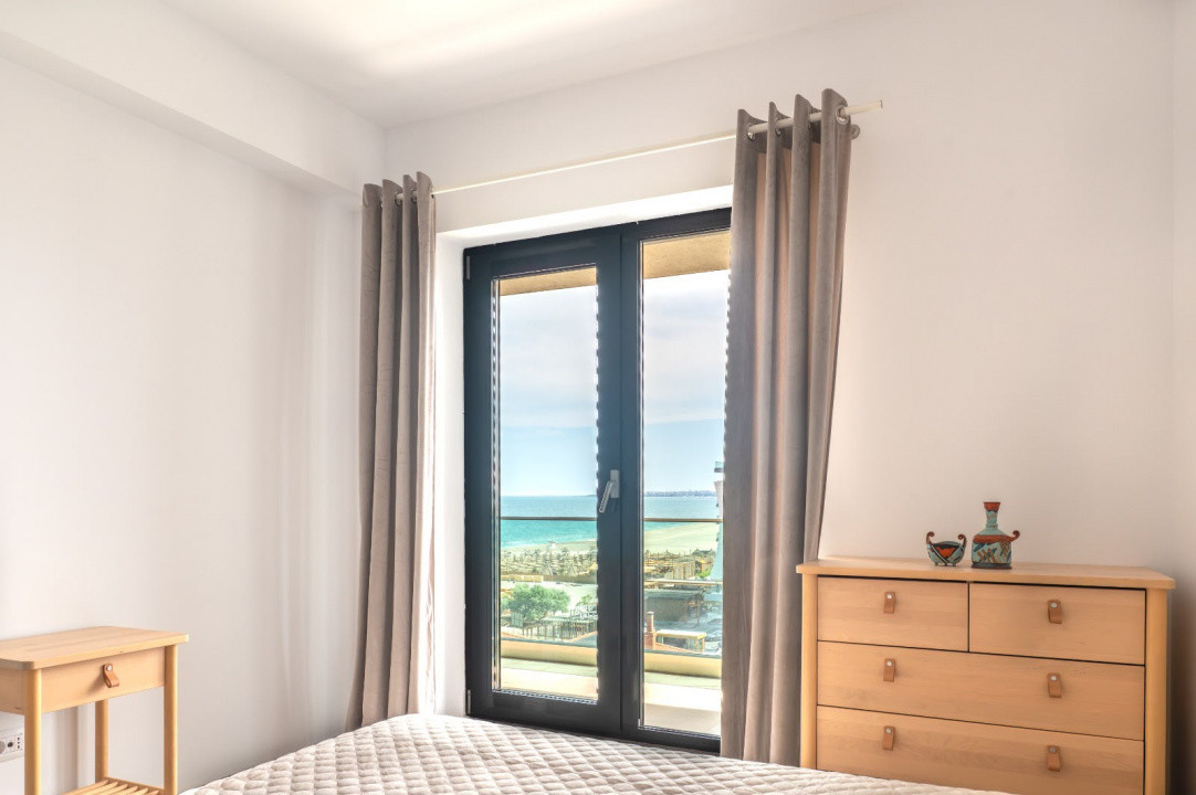 Mamaia Nord - la 10 m. de plaja, apartament 2 camere ,parcare inclusa
