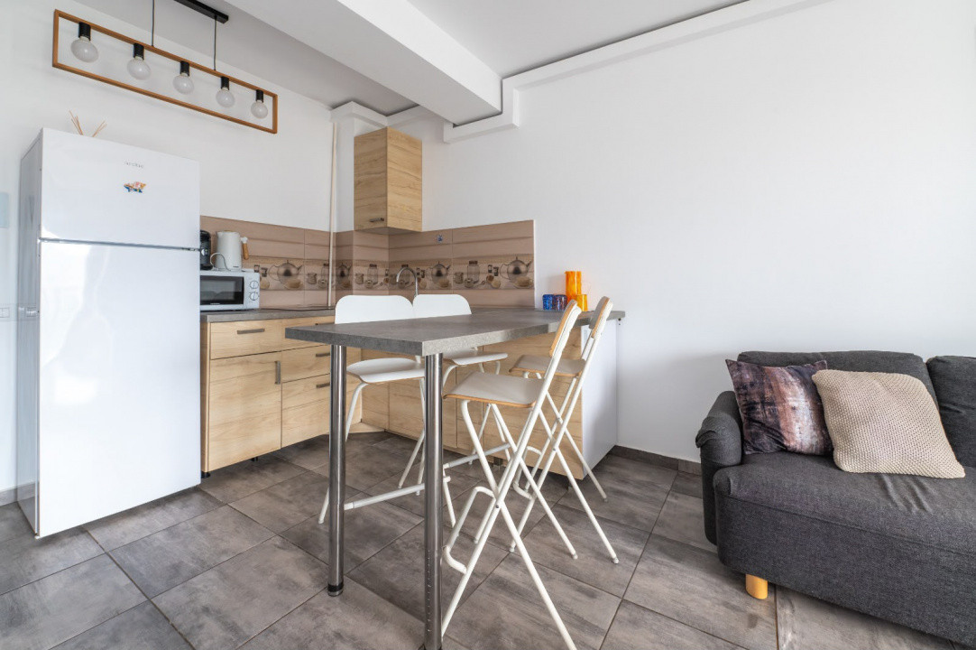 Mamaia Nord - la 10 m. de plaja, apartament 2 camere ,parcare inclusa