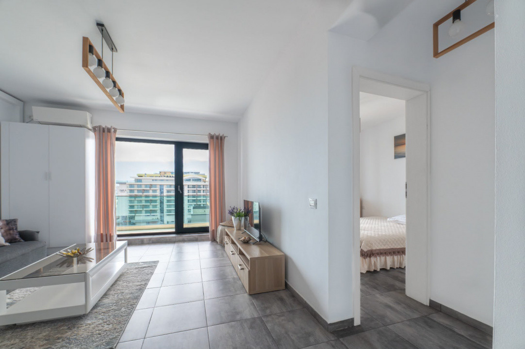 Mamaia Nord - la 10 m. de plaja, apartament 2 camere ,parcare inclusa