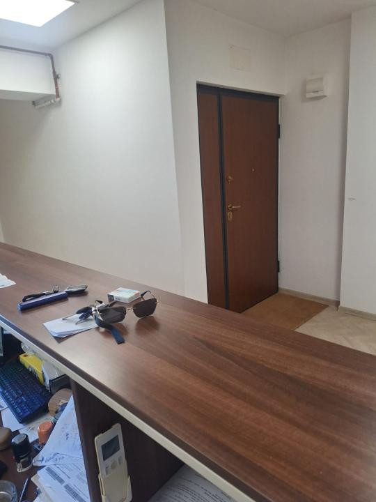 Tomis Nord, spatiu BIROURI, 225 mp., 2 locuri parcare proprii