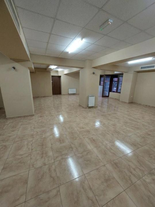  Spațiu comercial , D+P, 256 mp.,trafic intens, parcare proprie
