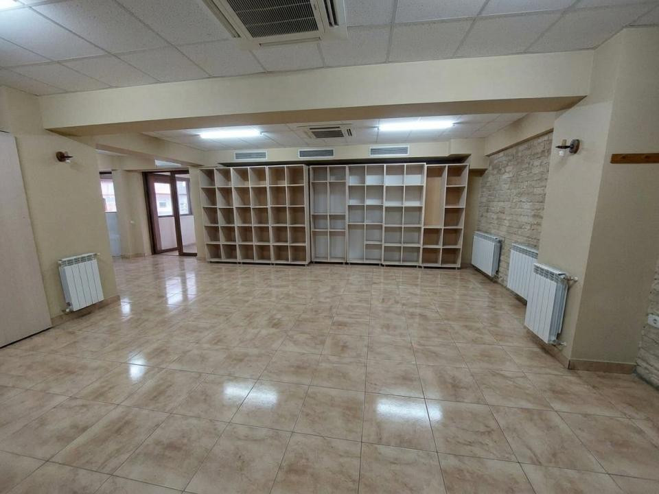  Spațiu comercial , D+P, 256 mp.,trafic intens, parcare proprie