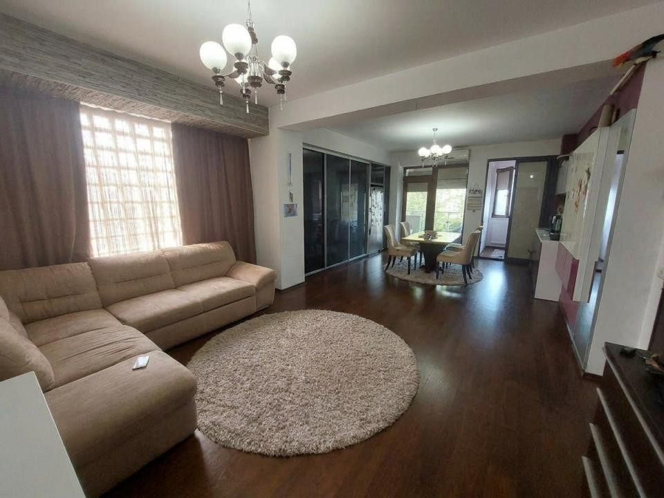 Trocadero - apartament 2 camere de vânzare ,70 mp., mobilat/utilat integral
