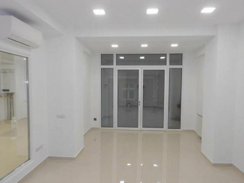 Peninsula - Piata Ovidiu, spatiu comercial, 125 mp., parter