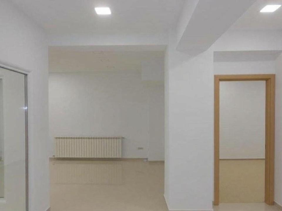 Peninsula - Piata Ovidiu, spatiu comercial, 125 mp., parter