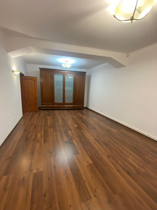 Peninsula - imobil D+P+2,310 mp., IDEAL BIROURI