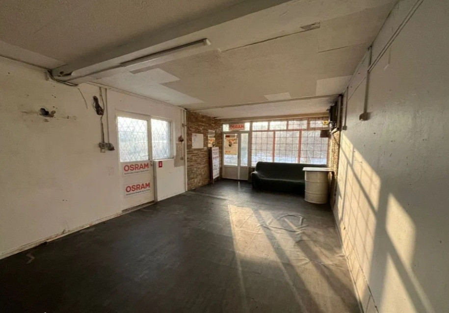 LIDL/Delfinariu , spatiu comercial, artera traficata auto