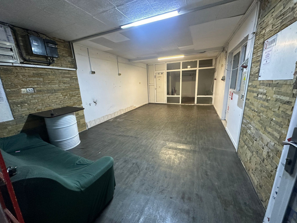 LIDL/Delfinariu , spatiu comercial, artera traficata auto