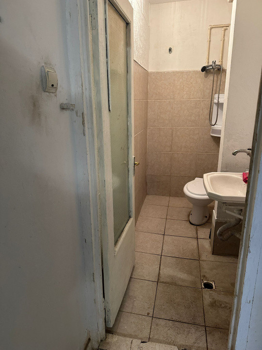 LIDL/Delfinariu , spatiu comercial, artera traficata auto